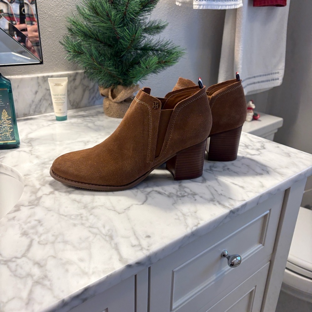Tommy Hilfiger Tan Ankle Booties